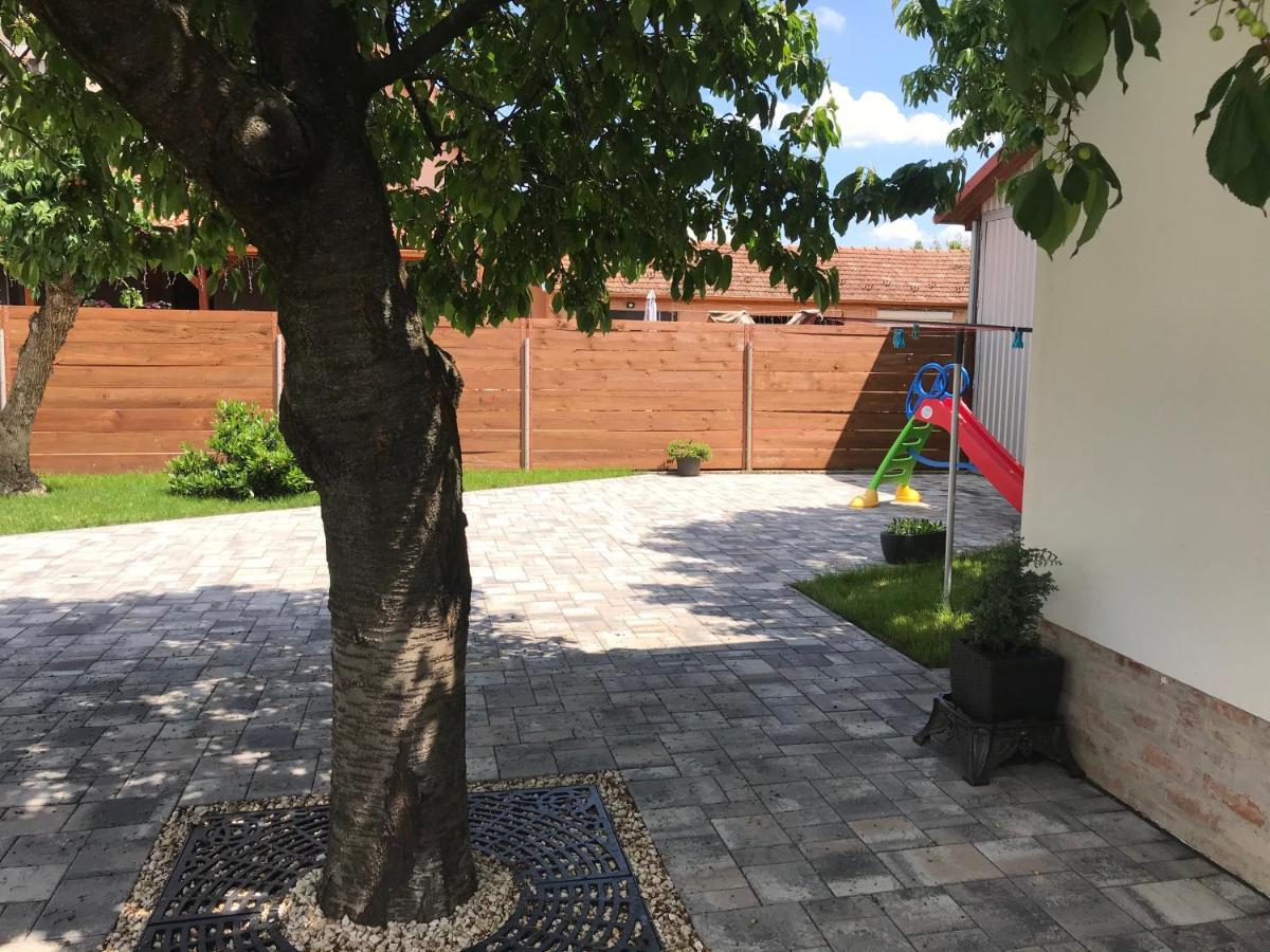 Eden Apartman Algyo Exteriör bild