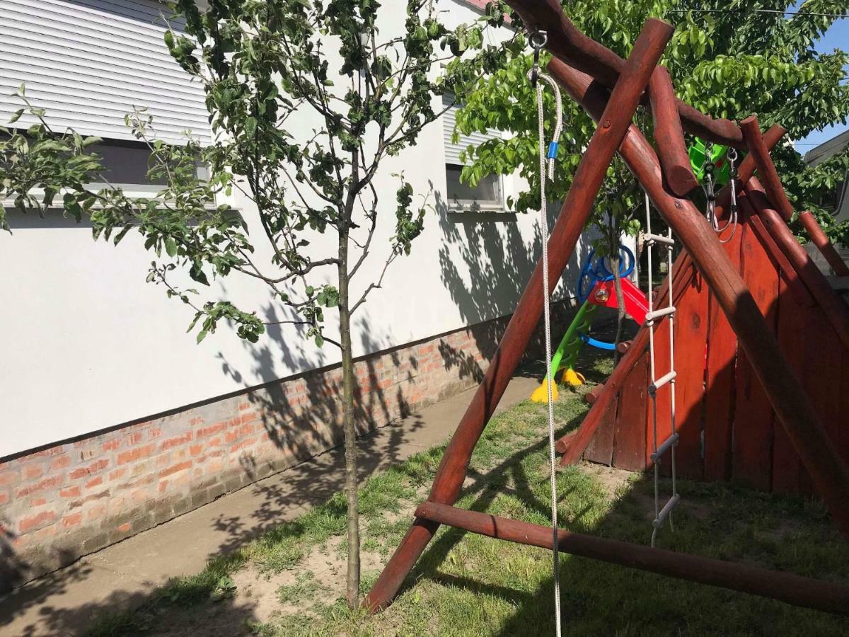 Eden Apartman Algyo Exteriör bild